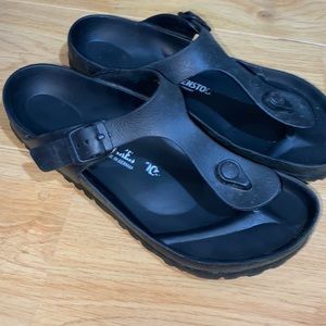 Birkenstock black sandals🤍